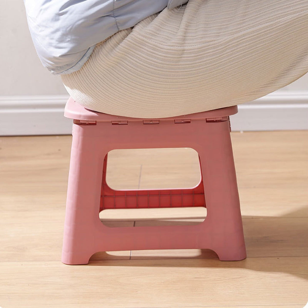 FAMTKT Portable Mini Folding Stool, Small Camping Stool for Outdoor Camping Walking Hunting Hiking Fishing Travel Supplies