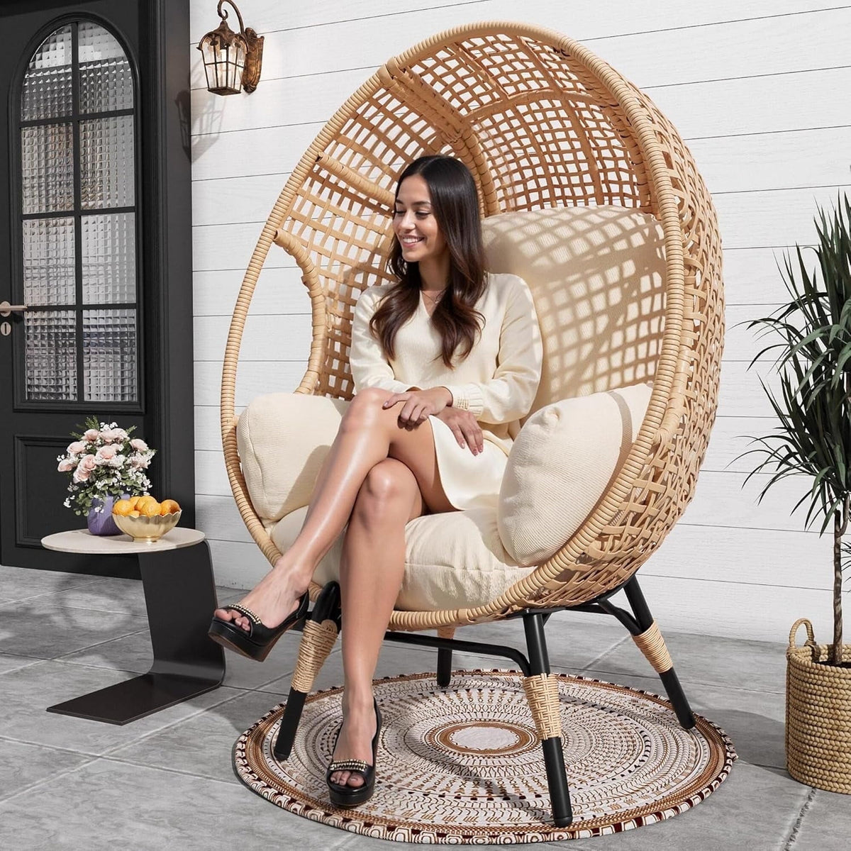 TQKVIPI Oversized Wicker Egg Chair Outdoor Indoor,Patio Lounge Chair with Thicken Cushions & Durable Steel Frame, Egg Basket Chair 500lbs Capacity for Garden, Backyard, Porch,Bedroom (Beige-Plaid)